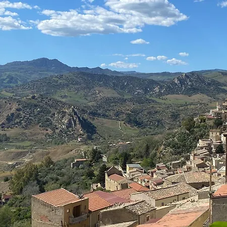 O F 2 Апартаменты Leonforte