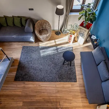 O F 2 Апартаменты